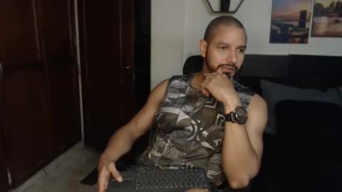 Magnus Dark independent model online show from 01/08/25, 03:19