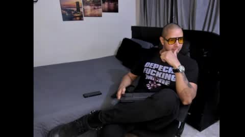 Magnus Dark independent model online show from 06/05/26, 04:30