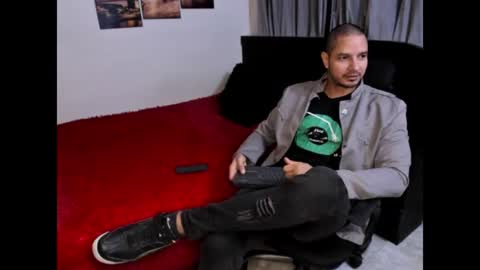 Magnus Dark independent model online show from 06/10/26, 05:18