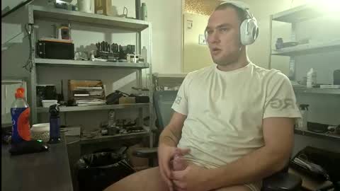 wnhz27 online show from 10/26/25, 06:08