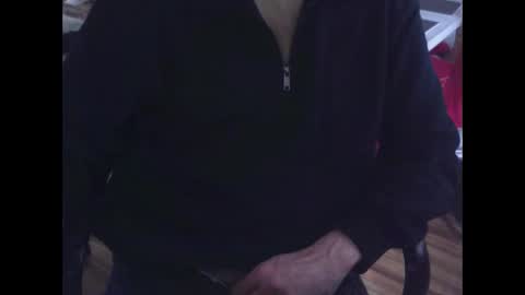 Snapshot of wobble444 chatting on 03/06/26, 11:17 wobble444 online show from 03/06/26, 11:17