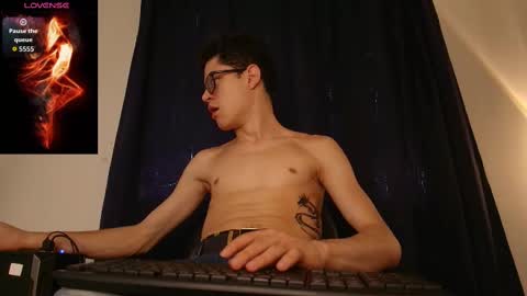  W O L F  online show from 10/07/25, 11:51