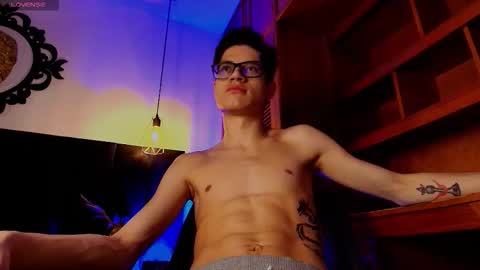  W O L F  online show from 10/31/25, 11:44