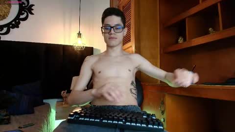  W O L F  online show from 04/17/26, 11:24