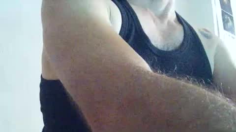 Snapshot of wolfofsea chatting on 11/01/25, 06:32 Luis online show from 11/01/25, 06:32