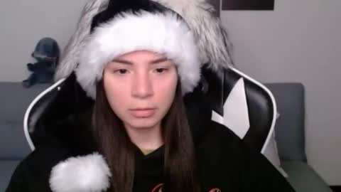 Snapshot of wolfs_daughter chatting on 12/02/24, 03:15 Alex online show from 12/02/24, 03:15
