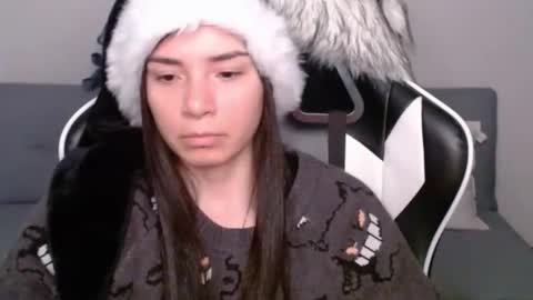 Snapshot of wolfs_daughter chatting on 12/05/24, 02:53 Alex online show from 12/05/24, 02:53