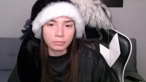 Snapshot of wolfs_daughter chatting on 12/09/24, 02:24 Alex online show from 12/09/24, 02:24