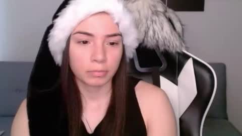 Snapshot of wolfs_daughter chatting on 12/10/24, 09:43 Alex online show from 12/10/24, 09:43