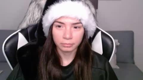 Snapshot of wolfs_daughter chatting on 12/12/24, 02:26 Alex online show from 12/12/24, 02:26
