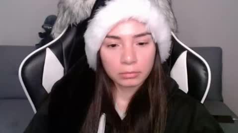 Snapshot of wolfs_daughter chatting on 12/15/24, 03:24 Alex online show from 12/15/24, 03:24