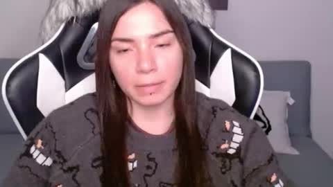 Snapshot of wolfs_daughter chatting on 12/18/24, 02:53 Alex online show from 12/18/24, 02:53
