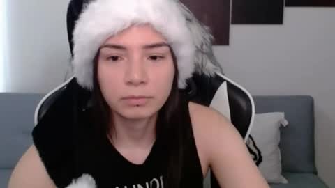 Snapshot of wolfs_daughter chatting on 12/25/24, 07:34 Alex online show from 12/25/24, 07:34