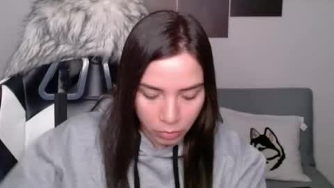 Snapshot of wolfs_daughter chatting on 12/31/24, 03:12 Alex online show from 12/31/24, 03:12