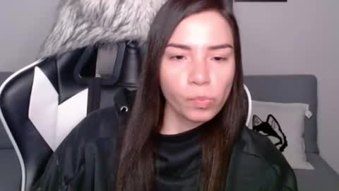 Snapshot of wolfs_daughter chatting on 01/02/25, 01:27 Alex online show from 01/02/25, 01:27