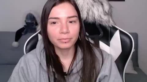 Snapshot of wolfs_daughter chatting on 01/05/25, 10:50 Alex online show from 01/05/25, 10:50