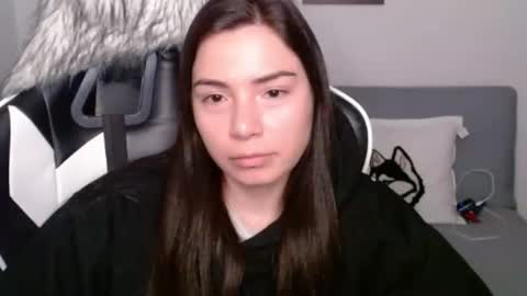 Snapshot of wolfs_daughter chatting on 01/15/25, 02:17 Alex online show from 01/15/25, 02:17