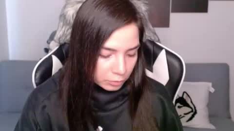 Snapshot of wolfs_daughter chatting on 01/17/25, 10:01 Alex online show from 01/17/25, 10:01