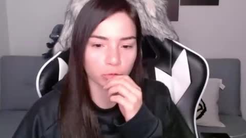 Snapshot of wolfs_daughter chatting on 01/18/25, 02:58 Alex online show from 01/18/25, 02:58