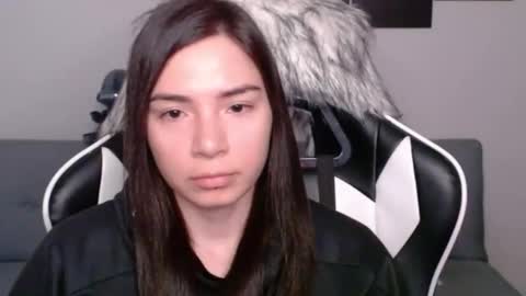 Snapshot of wolfs_daughter chatting on 01/21/25, 02:22 Alex online show from 01/21/25, 02:22