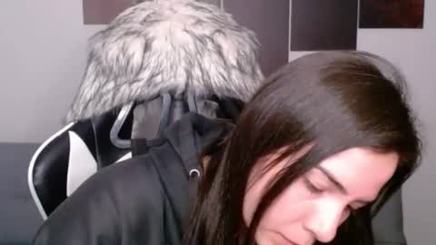Snapshot of wolfs_daughter chatting on 01/22/25, 02:48 Alex online show from 01/22/25, 02:48
