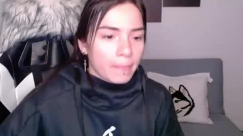 Snapshot of wolfs_daughter chatting on 01/23/25, 02:33 Alex online show from 01/23/25, 02:33