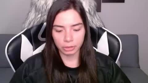 Snapshot of wolfs_daughter chatting on 01/28/25, 02:32 Alex online show from 01/28/25, 02:32