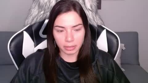 Snapshot of wolfs_daughter chatting on 01/29/25, 02:40 Alex online show from 01/29/25, 02:40