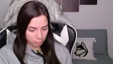 Snapshot of wolfs_daughter chatting on 01/31/25, 02:15 Alex online show from 01/31/25, 02:15