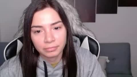 Snapshot of wolfs_daughter chatting on 02/01/25, 03:19 Alex online show from 02/01/25, 03:19