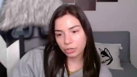 Snapshot of wolfs_daughter chatting on 02/04/25, 09:31 Alex online show from 02/04/25, 09:31