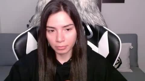 Snapshot of wolfs_daughter chatting on 02/08/25, 03:19 Alex online show from 02/08/25, 03:19