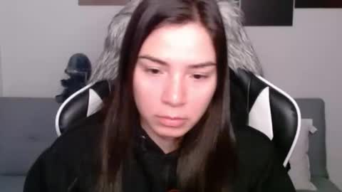 Snapshot of wolfs_daughter chatting on 02/09/25, 03:00 Alex online show from 02/09/25, 03:00