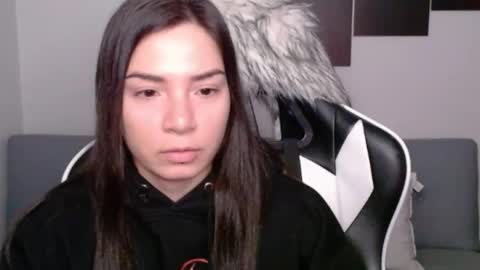 Snapshot of wolfs_daughter chatting on 02/11/25, 02:35 Alex online show from 02/11/25, 02:35