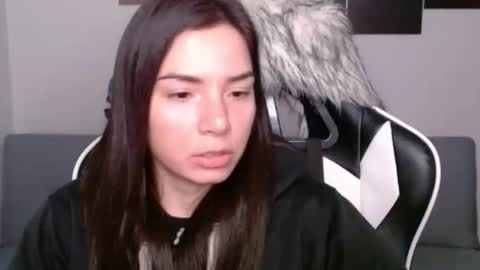 Snapshot of wolfs_daughter chatting on 02/15/25, 04:14 Alex online show from 02/15/25, 04:14