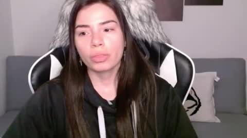 Snapshot of wolfs_daughter chatting on 02/17/25, 12:21 Alex online show from 02/17/25, 12:21