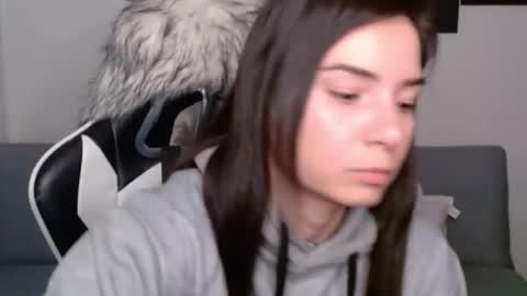 Snapshot of wolfs_daughter chatting on 02/18/25, 02:38 Alex online show from 02/18/25, 02:38