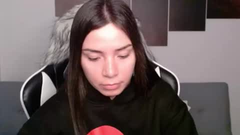 Snapshot of wolfs_daughter chatting on 02/22/25, 04:18 Alex online show from 02/22/25, 04:18