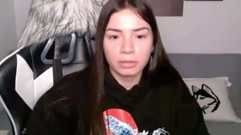 Snapshot of wolfs_daughter chatting on 03/04/25, 01:12 Alex online show from 03/04/25, 01:12