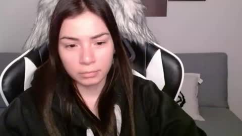 Snapshot of wolfs_daughter chatting on 03/09/25, 01:04 Alex online show from 03/09/25, 01:04