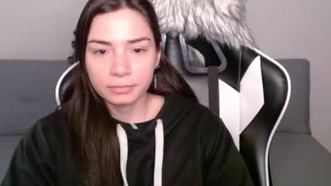 Snapshot of wolfs_daughter chatting on 03/11/25, 01:59 Alex online show from 03/11/25, 01:59