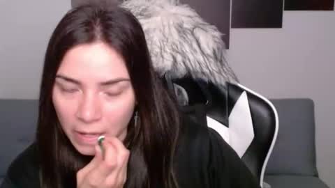 Snapshot of wolfs_daughter chatting on 03/12/25, 05:13 Alex online show from 03/12/25, 05:13