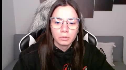 Snapshot of wolfs_daughter chatting on 09/14/25, 02:54 Alex online show from 09/14/25, 02:54