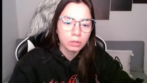 Snapshot of wolfs_daughter chatting on 09/15/25, 02:00 Alex online show from 09/15/25, 02:00