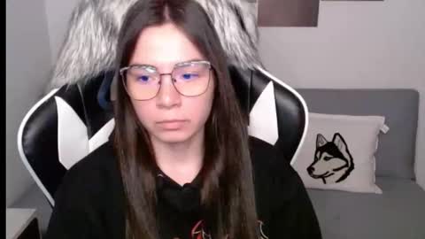 Snapshot of wolfs_daughter chatting on 09/16/25, 01:28 Alex online show from 09/16/25, 01:28