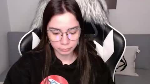 Snapshot of wolfs_daughter chatting on 09/23/25, 02:47 Alex online show from 09/23/25, 02:47
