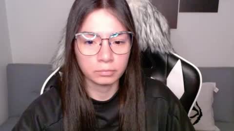 Snapshot of wolfs_daughter chatting on 09/27/25, 02:49 Alex online show from 09/27/25, 02:49