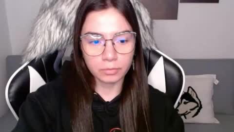 Snapshot of wolfs_daughter chatting on 09/28/25, 02:06 Alex online show from 09/28/25, 02:06