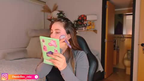   online show from 04/17/26, 02:25