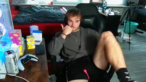 wollenjunge2006 online show from 10/04/25, 09:51